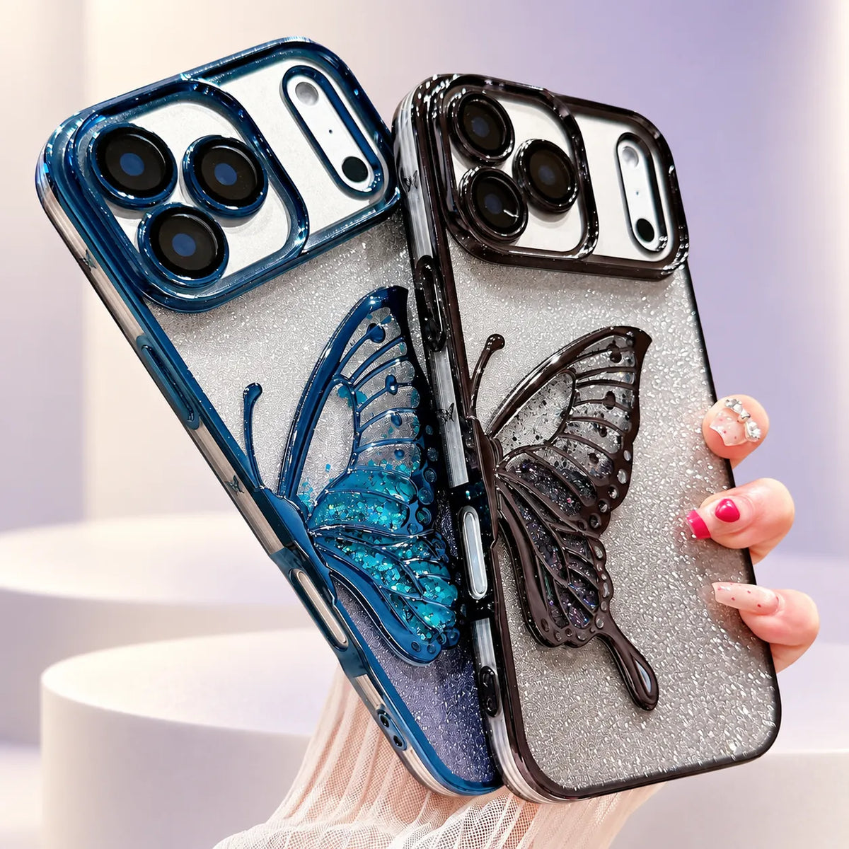 Deksel til iPhone 18/17/16/15/14/13/12 med 3D-sommerfugler og glitter – blankt, elektroplettert TPU-design