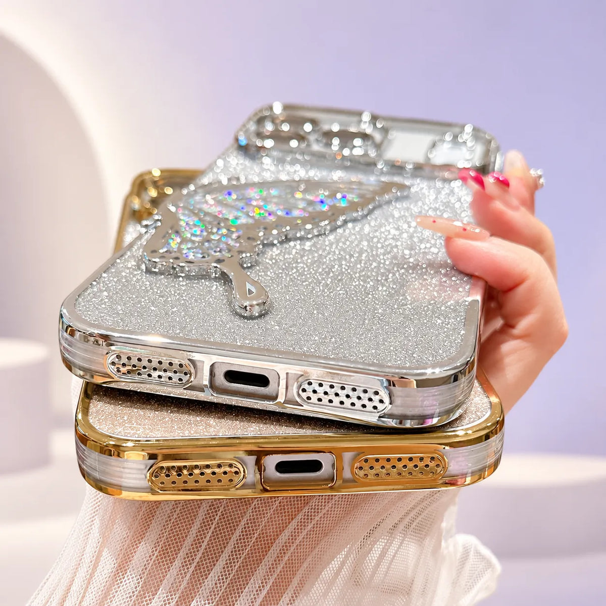 Deksel til iPhone 18/17/16/15/14/13/12 med 3D-sommerfugler og glitter – blankt, elektroplettert TPU-design